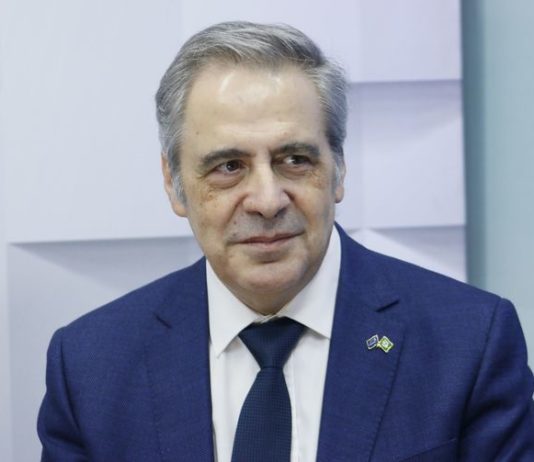 Brasil e Europa vão ser interligados por novo cabo submarino