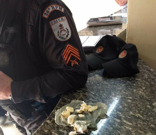 Polícia Militar prende suspeitos por tráfico de drogas em Aperibé