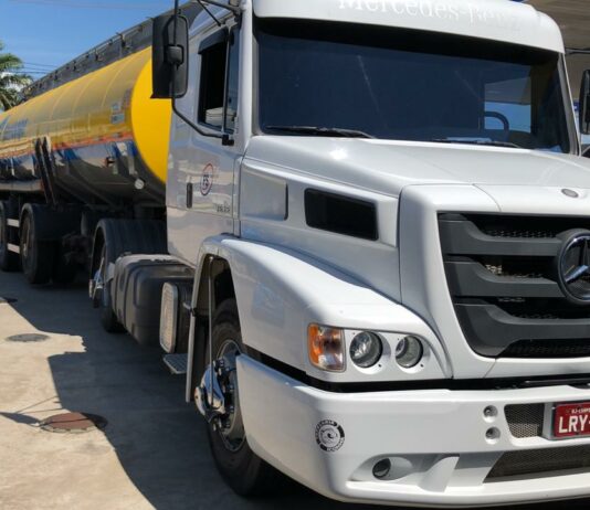 Carretas de combustíveis com irregularidades são apreendidas em estradas da região