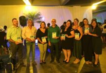 Alunos de Itaperuna lançam livro de redação e poemas