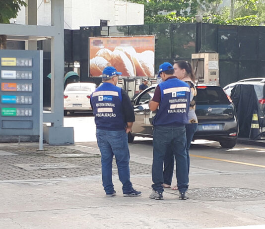 Operação fiscaliza postos de combustíveis em Itaperuna e cidades do RJ