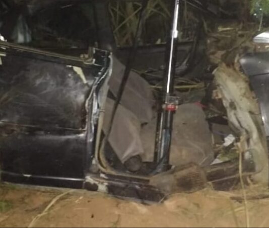 Casal fica ferido ao capotar com carro na BR-356