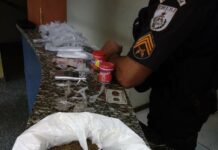 Policiais militares prendem mulher com grande quantidade de drogas em Porciúncula