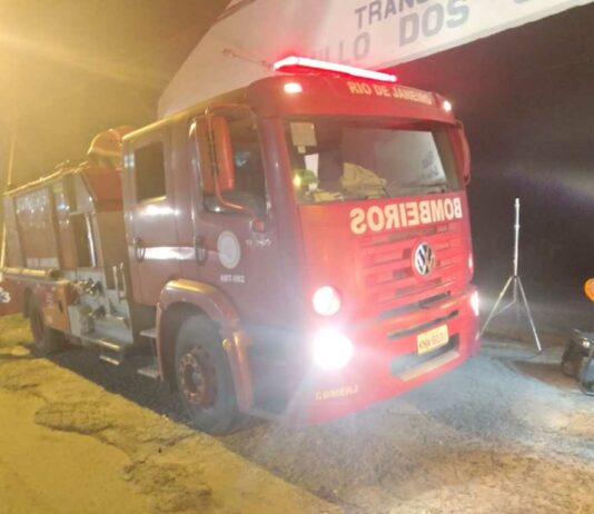 Incêndio atinge galpão de transportadora em Itaperuna