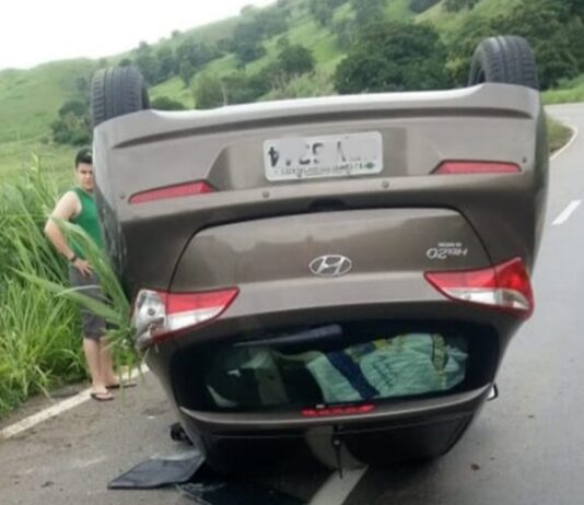 Capotamento de veículo deixa uma pessoa ferida na BR-356