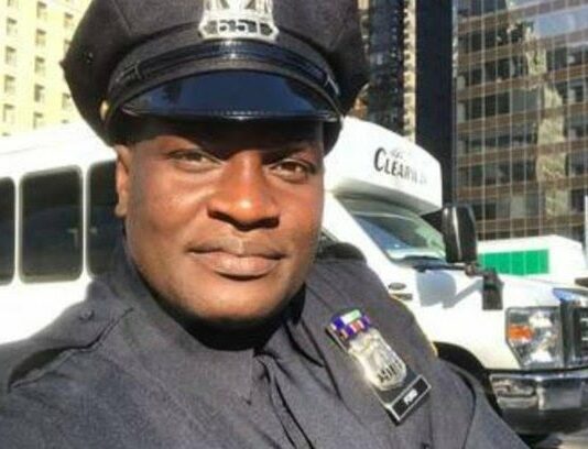 Jacaré, do grupo “É o Tchan”, vira policial