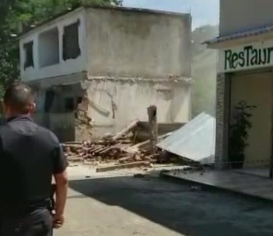 Casa com rachadura desaba em Cardoso Moreira