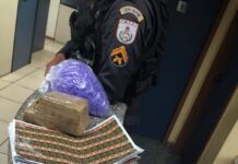 PM prende duas mulheres em um ônibus, transportando drogas para Laje do Muriaé