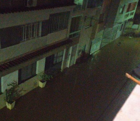 Chuva forte deixa Itaperuna submersa nesta segunda-feira