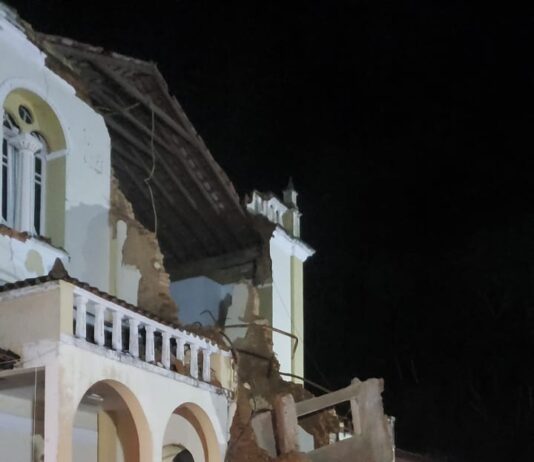 Igreja católica desaba em Varre-Sai