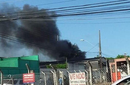 Avião cai sobre residência em Guarapari
