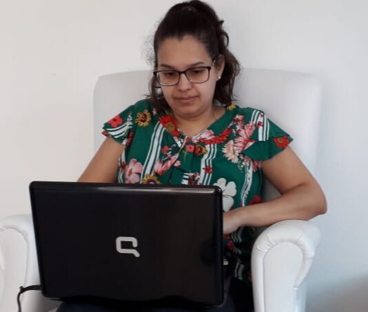 Educação em Itaperuna implanta aulas on line na rede municipal