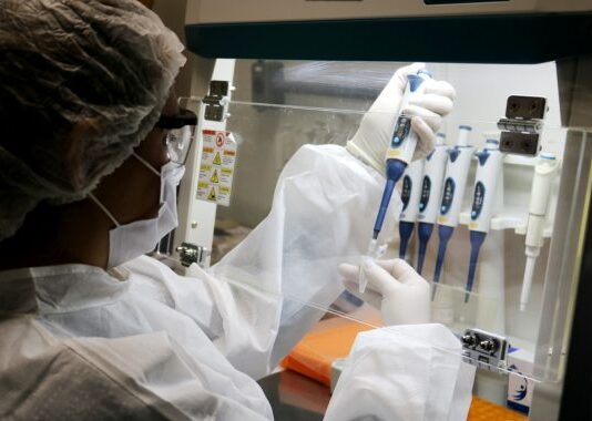 SES zera lista de testes de coronavírus no Lacen