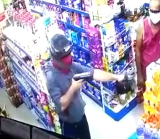 Homem armado assalta drogaria em Itaperuna