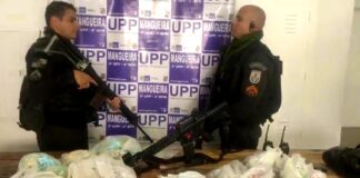 Polícia Militar apreende arma de guerra, munições e drogas no RJ
