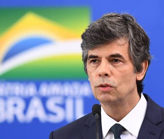 Nelson Teich deixa o Ministério da Saúde