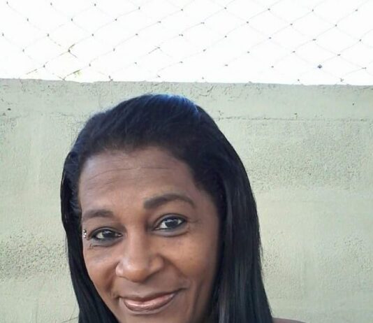 Professora é encontrada morta dentro de sua casa em Itaperuna