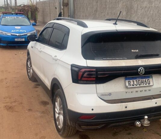 Carro furtado na CEHAB em Itaperuna é recuperado em Rio das Ostras