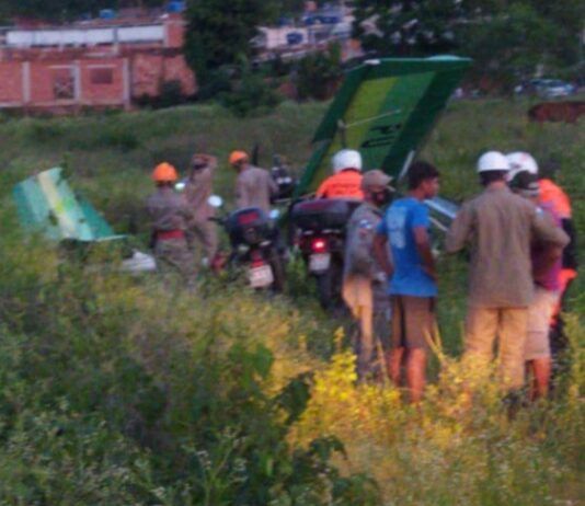 Piloto de ultraleve fica ferido em pouso forçado em Itaperuna