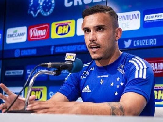 William Pottker apoia fala racista e torcida do Cruzeiro pede punição