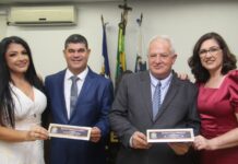 O prefeito Alfredão, o vice Nel e os 13 vereadores tomam posse em Itaperuna