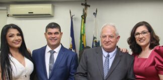 O prefeito Alfredão, o vice Nel e os 13 vereadores tomam posse em Itaperuna