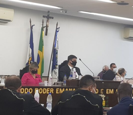 Reunião da Câmara de Itaperuna reprova as contas dos ex-prefeitos Marcus Vinicius e Rogerinho