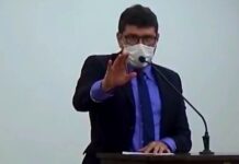 Vereador Glauber Bastos, na tribuna da Câmara, contesta atitude do Pr. Arnolfo