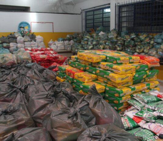 Kit com alimentos serão distribuídos aos alunos de Itaperuna