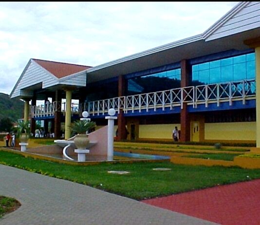 UNIG oferece vestibular social e mais de 500 bolsas em seus cursos