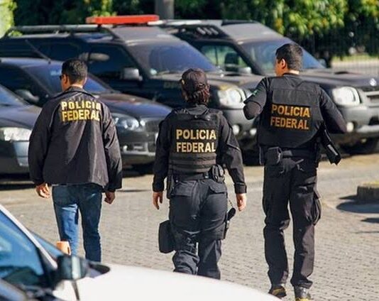 Polícia Federal cumpre mandados contra fraudes na compra de testes de covid-19 em Laje do Muriaé e outras cidades do RJ