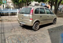 Buracos na beira valão na Cehab danificam veículos em Itaperuna