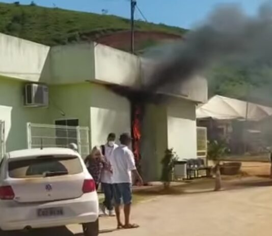 UBS pega fogo no Bairro São Matheus, em Itaperuna