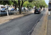 Secretaria de Obras faz recapeamento da beira valão na Cehab, em Itaperuna