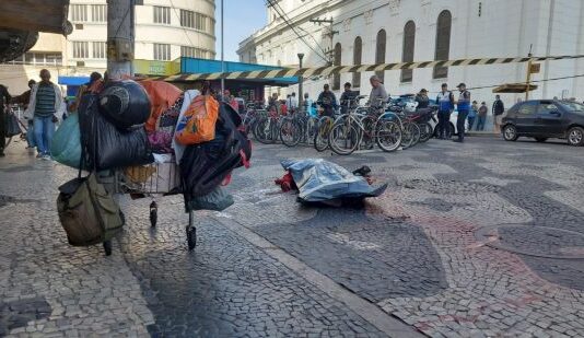 Itaperunense é assassinado a facadas na Praça São Salvador em Campos dos Goytacazes