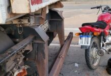 Jovem morre após bater de motocicleta em traseira de carreta parada em Itaperuna