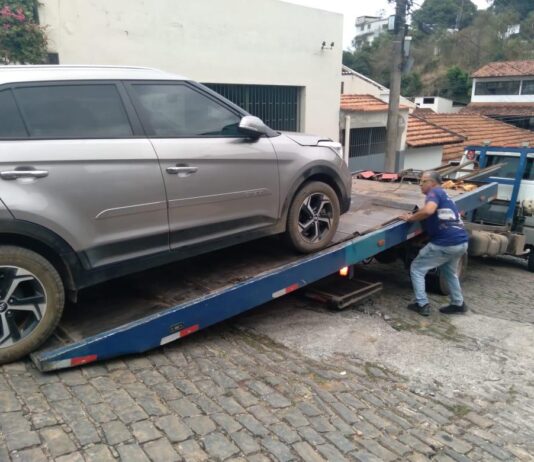 Guarda Civil Municipal de Itaperuna encontra carro furtado com placa clonada