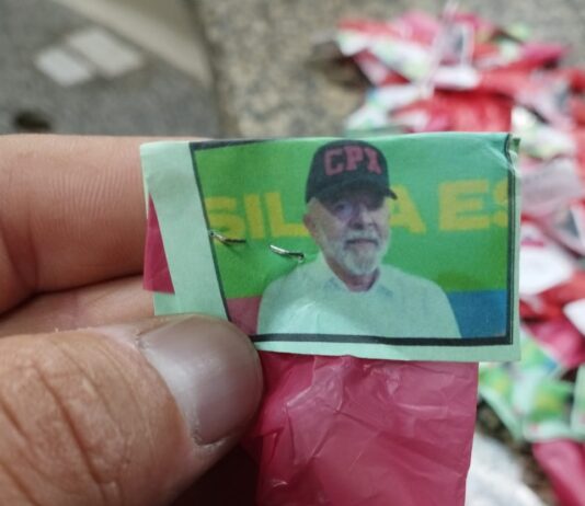Traficantes de Itaperuna usam foto de Lula nas embalagens de drogas