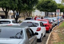 Taxistas e motoristas de aplicativo de Muriaé realizam vistoria obrigatória
