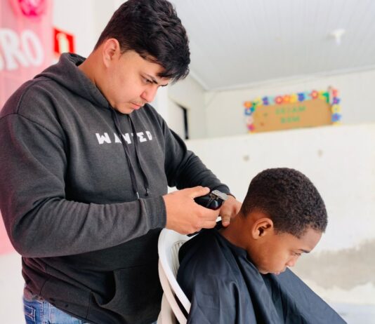 Assistência Social de Itaperuna promove ‘Oficina de Barbeiro’