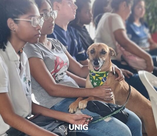 Alunos de Medicina Veterinária da Unig apresentam projeto em colégio de Itaperuna