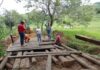 Secretaria de Agricultura de Itaperuna reforma ponte na zona rural