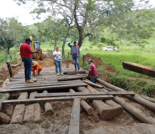 Secretaria de Agricultura de Itaperuna reforma ponte na zona rural