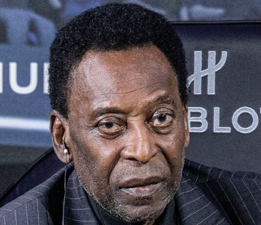 Morre em São Paulo o ex-jogador Pelé, o maior de todos os tempos