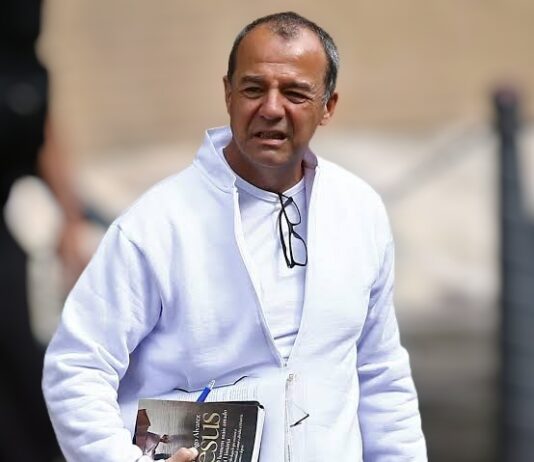Sérgio Cabral deixa a prisão e vai para a domiciliar monitorado por tornozeleira eletrônica