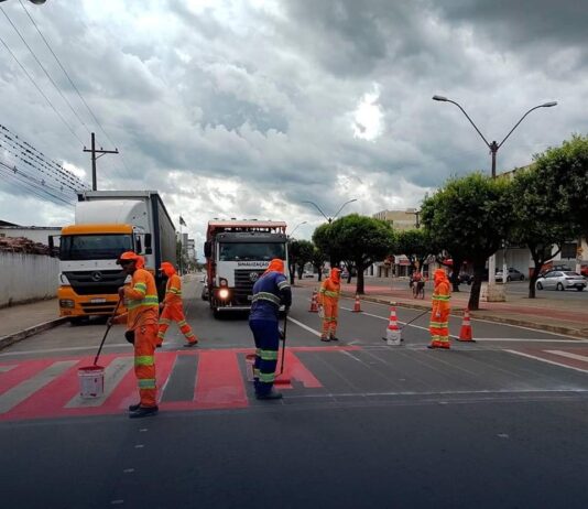 Sinalização viária de Itaperuna está sendo revitalizada