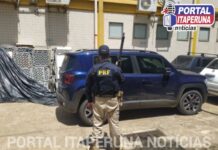 Carro roubado é interceptado pela PRF, na BR-356, em Itaperuna