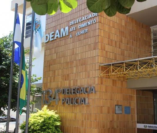 Homem é preso acusado de abusar da própria filha