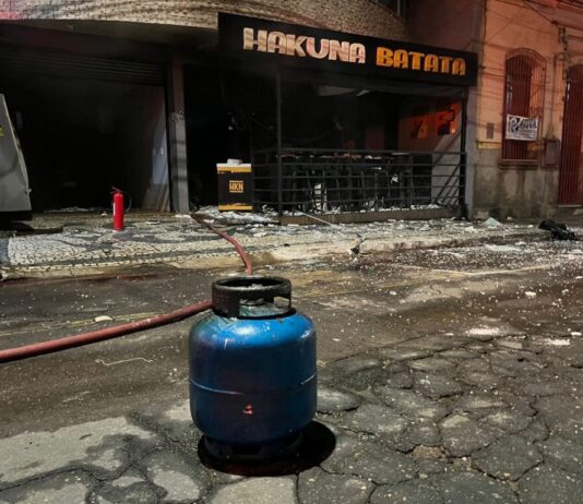 Explosão em lanchonete deixa duas pessoas feridas em Muriaé