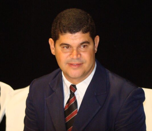 Nel é eleito prefeito de Itaperuna e Sargento Cristiane é a vereadora mais votada